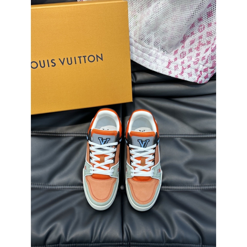 l**is V*t*n sneakers